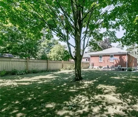 97 Napier Street Barrie ON L4M 1W6