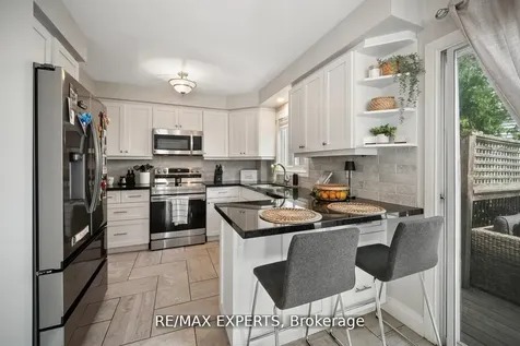 11 Penton Drive Barrie ON L4N 7A3