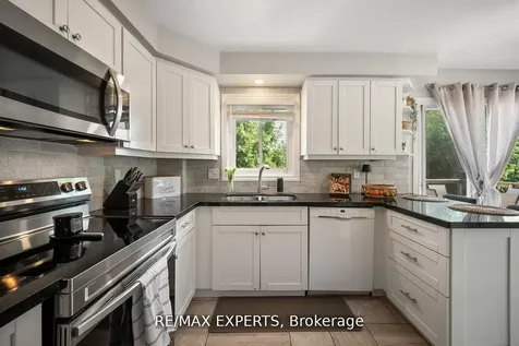 11 Penton Drive Barrie ON L4N 7A3