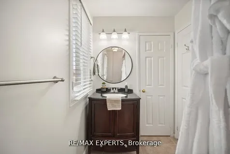 11 Penton Drive Barrie ON L4N 7A3