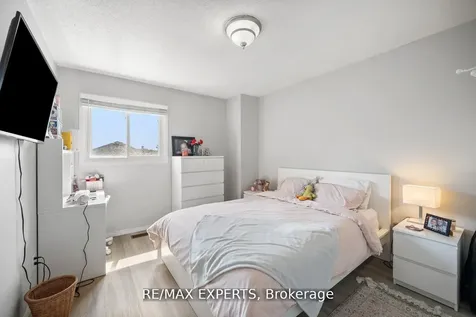 11 Penton Drive Barrie ON L4N 7A3