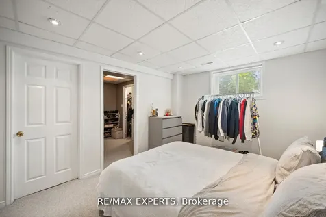 11 Penton Drive Barrie ON L4N 7A3