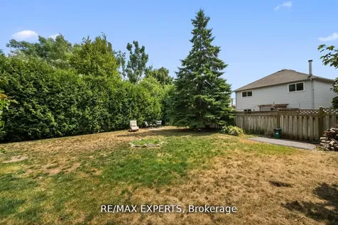 11 Penton Drive Barrie ON L4N 7A3