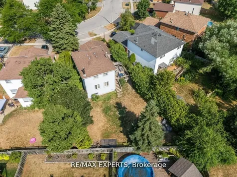 11 Penton Drive Barrie ON L4N 7A3