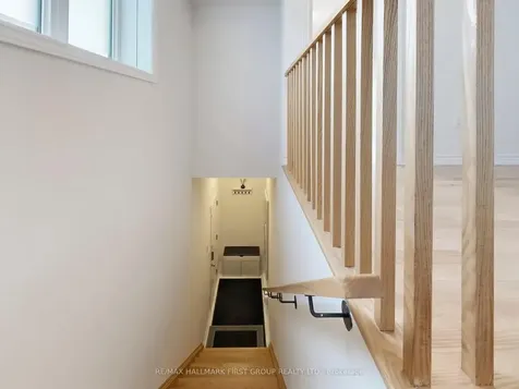 18 Ludlow Drive Barrie ON L9J 0L8