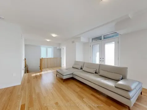 18 Ludlow Drive Barrie ON L9J 0L8