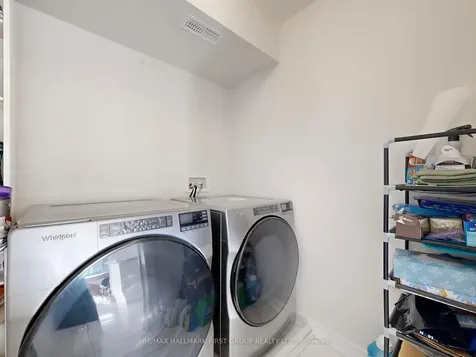 18 Ludlow Drive Barrie ON L9J 0L8