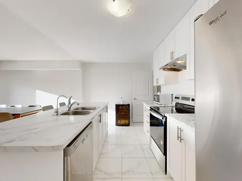 18 Ludlow Drive Barrie ON L9J 0L8