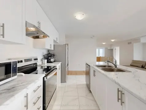 18 Ludlow Drive Barrie ON L9J 0L8