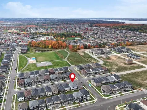 18 Ludlow Drive Barrie ON L9J 0L8