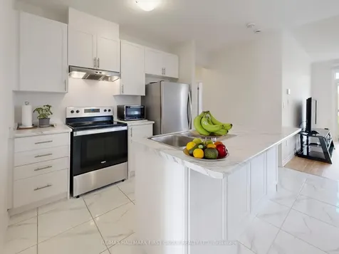 18 Ludlow Drive Barrie ON L9J 0L8