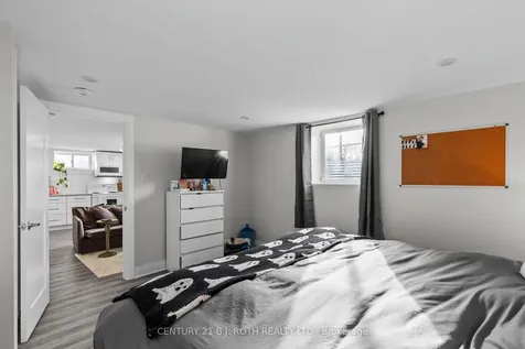 215 Rose Street Barrie ON L4M 2T8