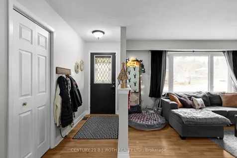 215 Rose Street Barrie ON L4M 2T8