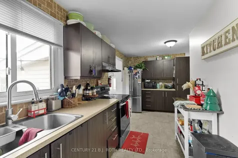 215 Rose Street Barrie ON L4M 2T8