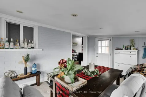 215 Rose Street Barrie ON L4M 2T8