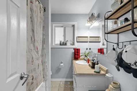 215 Rose Street Barrie ON L4M 2T8