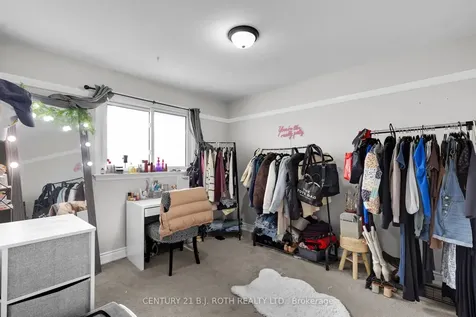 215 Rose Street Barrie ON L4M 2T8