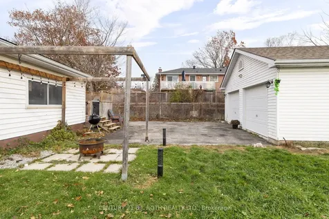 215 Rose Street Barrie ON L4M 2T8