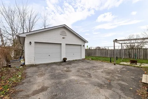 215 Rose Street Barrie ON L4M 2T8