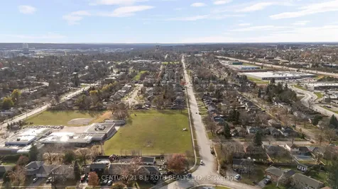 215 Rose Street Barrie ON L4M 2T8