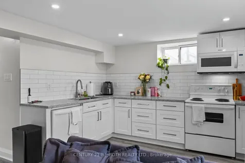 215 Rose Street Barrie ON L4M 2T8