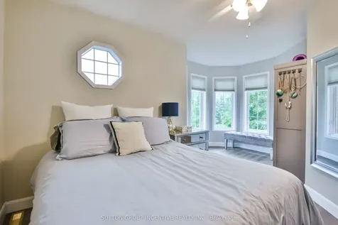 30 Bruce Crescent Barrie ON L4N 8T8