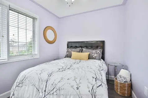 30 Bruce Crescent Barrie ON L4N 8T8