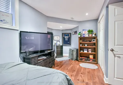 30 Bruce Crescent Barrie ON L4N 8T8