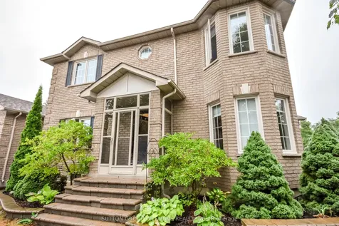 30 Bruce Crescent Barrie ON L4N 8T8