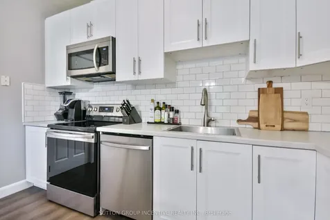 30 Bruce Crescent Barrie ON L4N 8T8