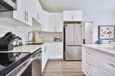 30 Bruce Crescent Barrie ON L4N 8T8