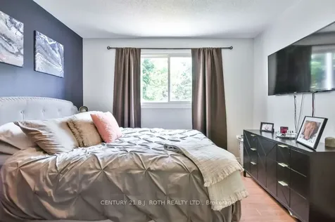 57 D'ambrosio Drive Barrie ON L4N 6V4