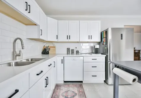 57 D'ambrosio Drive Barrie ON L4N 6V4