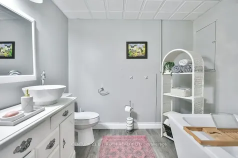 57 D'ambrosio Drive Barrie ON L4N 6V4