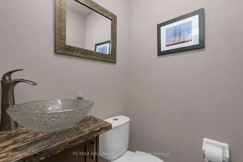 3 Meyer Avenue Barrie ON L4M 6X2