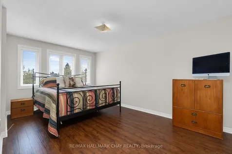 3 Meyer Avenue Barrie ON L4M 6X2