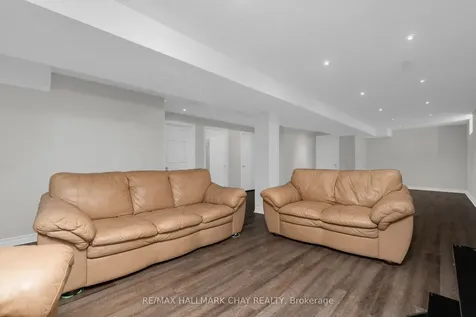 3 Meyer Avenue Barrie ON L4M 6X2