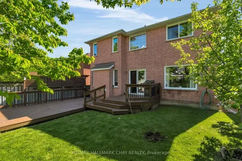 3 Meyer Avenue Barrie ON L4M 6X2