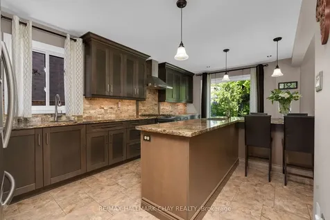 3 Meyer Avenue Barrie ON L4M 6X2