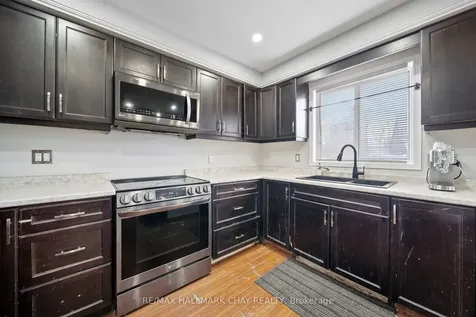 56 Hubbert Crescent Barrie ON L4N 9M4