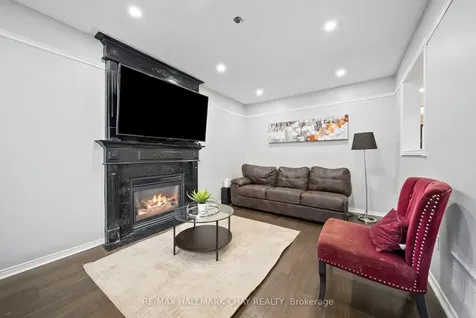 56 Hubbert Crescent Barrie ON L4N 9M4