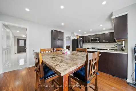 56 Hubbert Crescent Barrie ON L4N 9M4