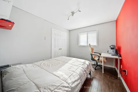 56 Hubbert Crescent Barrie ON L4N 9M4