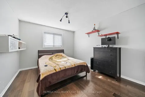 56 Hubbert Crescent Barrie ON L4N 9M4