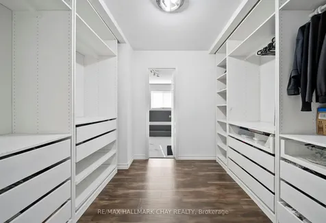 56 Hubbert Crescent Barrie ON L4N 9M4