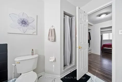 56 Hubbert Crescent Barrie ON L4N 9M4