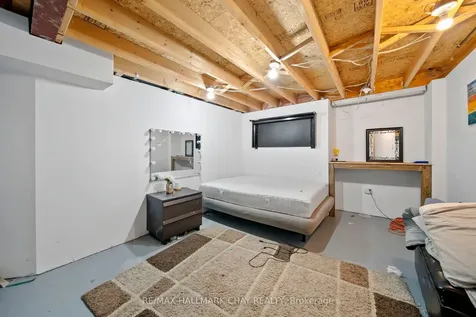 56 Hubbert Crescent Barrie ON L4N 9M4