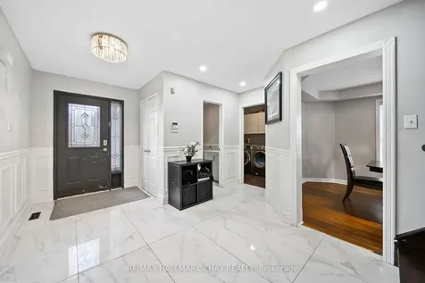 56 Hubbert Crescent Barrie ON L4N 9M4