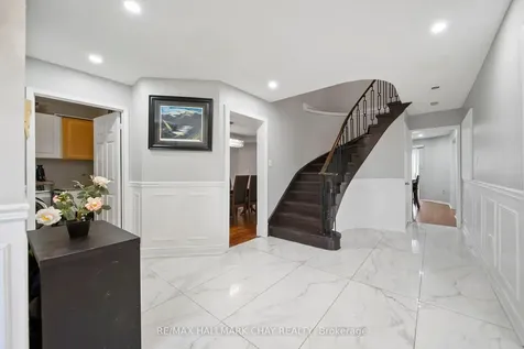 56 Hubbert Crescent Barrie ON L4N 9M4