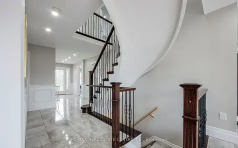 11 Priscilla's Place Barrie ON L4N 5X4